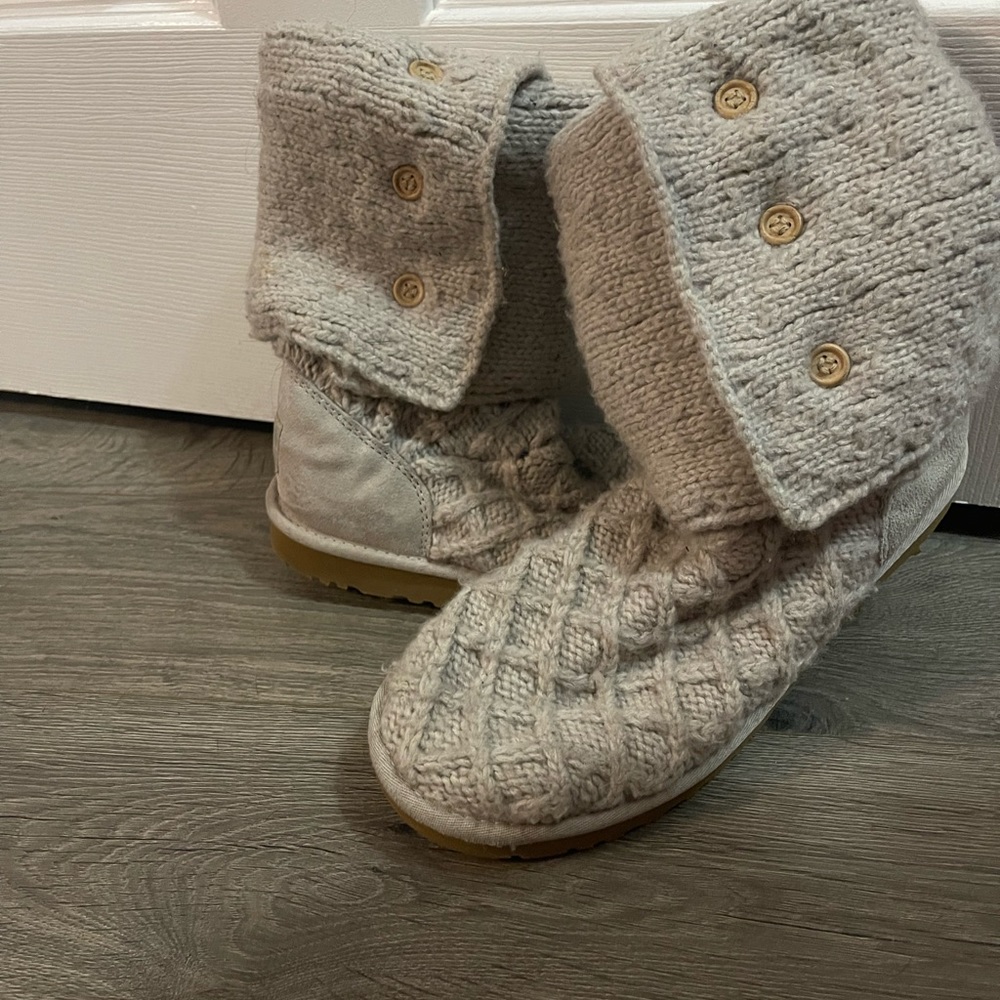 Ugg knit boots -size 9
